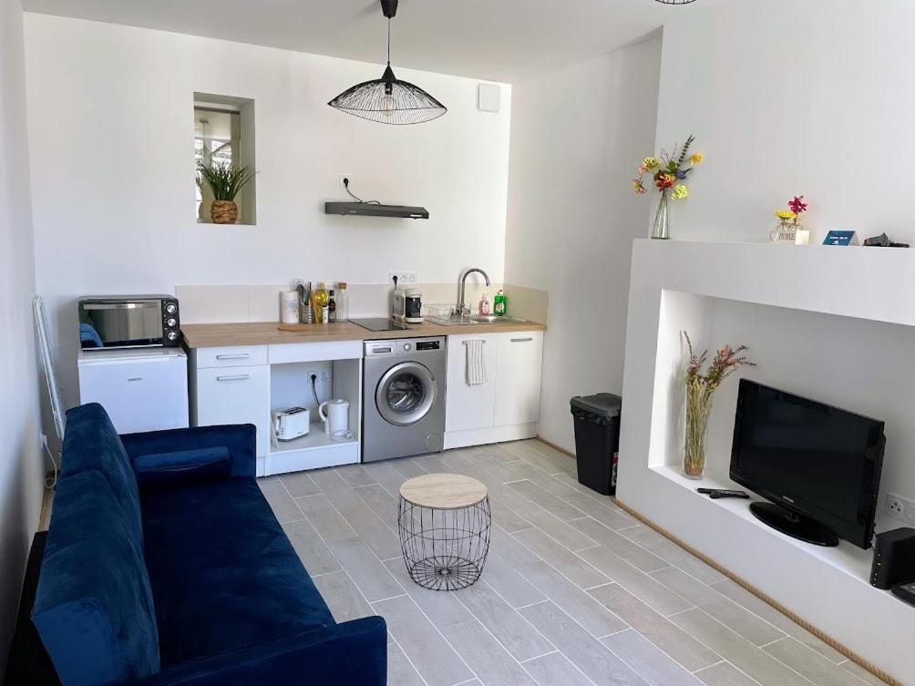 Le Cosy - T2 Avec Petite Cour Dans Centre Historique De Nerac Appartement Buitenkant foto